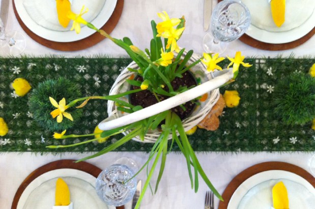 easter table above