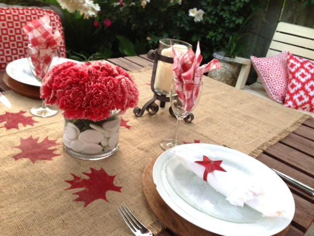canada day table runner close up