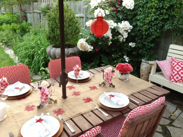 canada day table seting