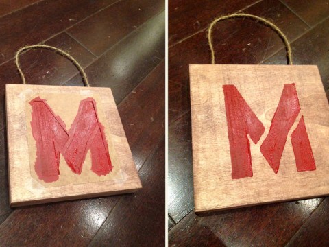 the-motherboards-wreath-sign-2