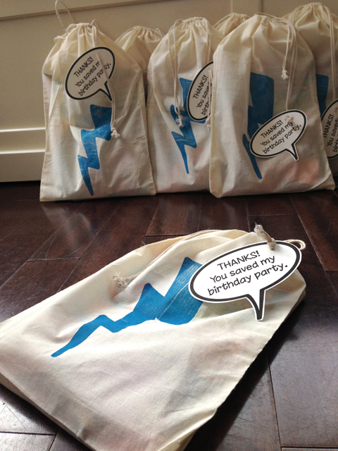 themotherboards-superhero-bag-complete