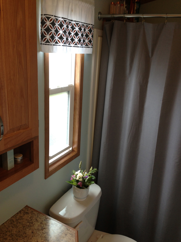cottage-bathroom-2