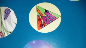 cut a triangle that fits into the circle